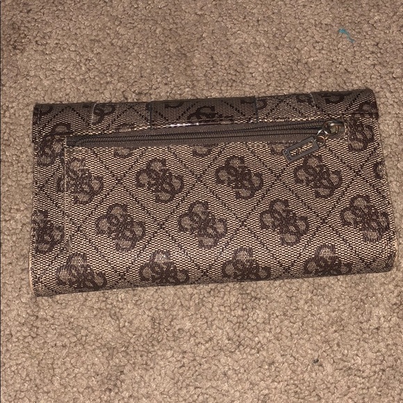 Guess wallet - Picture 3 of 6